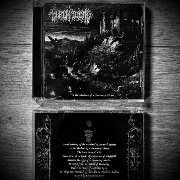 Black Door - In The Shadows Of A Funerary Gleam i gruppen CD / Kommande / Hårdrock hos Bengans Skivbutik AB (5692570)
