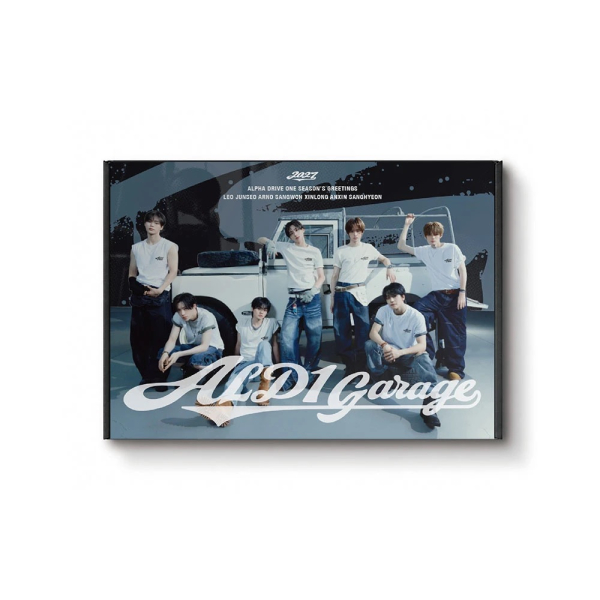 Alpha Drive One - 2027 Seasons Greeting (Ald1 Garage) (T-Shirt Ver.) i gruppen K-POP / Mest förbokade hos Bengans Skivbutik AB (5697820)