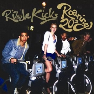 Rizzle Kicks - Roaring 20S i gruppen CD / CD RnB-Hiphop-Soul hos Bengans Skivbutik AB (612848)