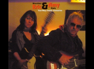 Wreckless Eric & Amy Rigby - Two-Way Family Favourites i gruppen VI TIPSAR / Blowout / Blowout-CD hos Bengans Skivbutik AB (625145)