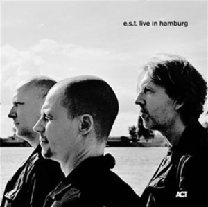 Est Esbjörn Svensson Trio - E.S.T. Live In Hamburg i gruppen Minishops / Esbjörn Svensson Trio hos Bengans Skivbutik AB (657401)