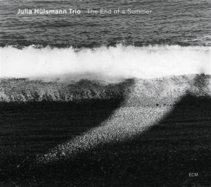 Julia Hülsmann Trio - The End Of A Summer i gruppen VI TIPSAR / Klassiska lablar / ECM Records hos Bengans Skivbutik AB (686348)
