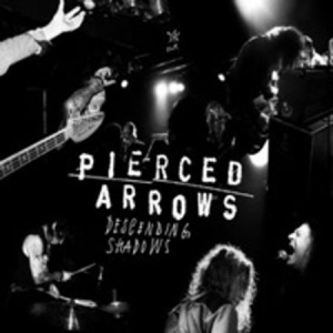 PIERCED ARROWS - Descending shadows i gruppen VI TIPSAR / Blowout / Blowout-CD hos Bengans Skivbutik AB (686557)