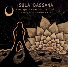 Sula Bassana - Ape Regards His Tail