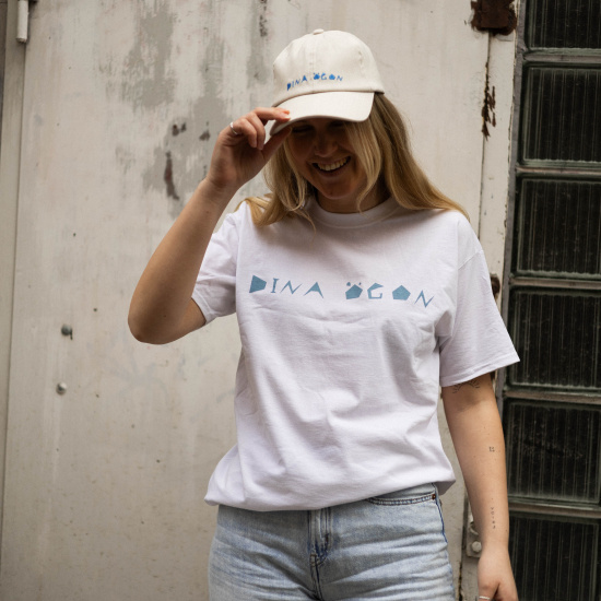 Dina Ögon - T-Shirt White - Blue Logo M